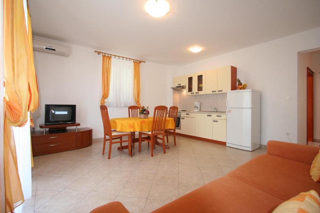 Apartments Bogovic Malinska Oda fotoğraf